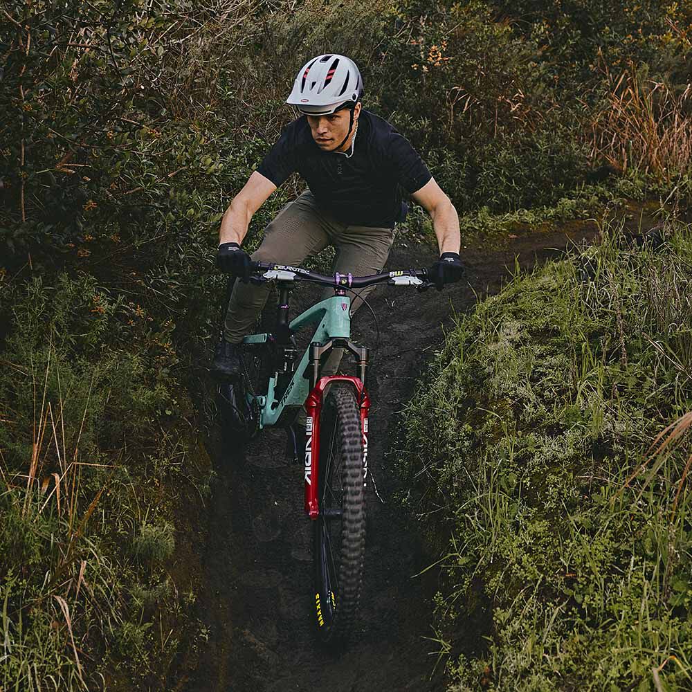 Man wearing white Sixer MIPS helmet